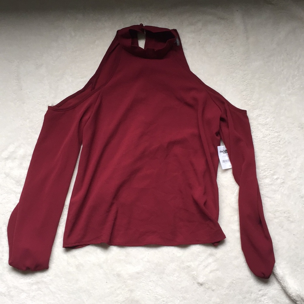 NEW Charlotte Russ Long sleeve cold shoulder top